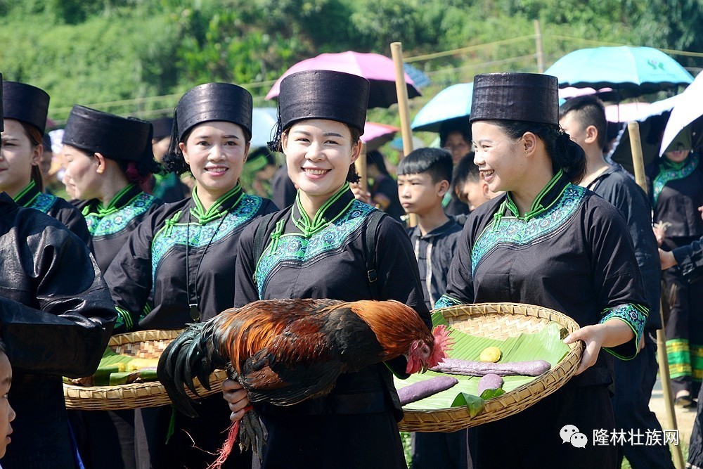 活動主要有集體祭田,習武射箭,踩風車,體驗美食,文藝表演等.