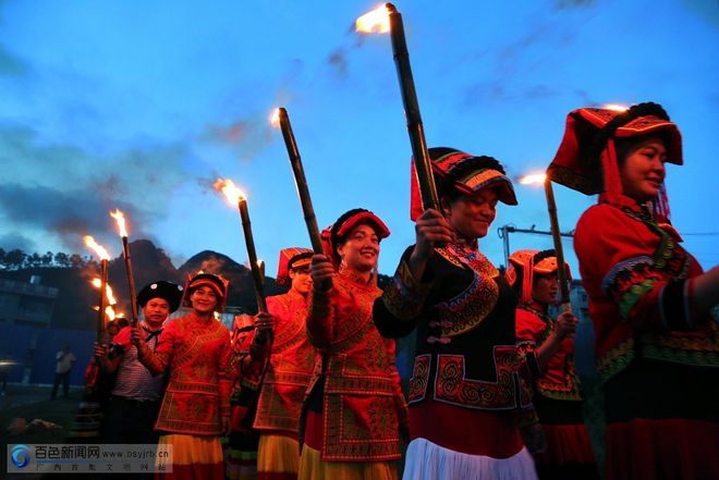 在隆林,看一場彝族&ldquo;火把節&rdquo;