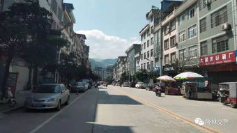 隆林交巡警強(qiáng)力整治車輛違停亂象,違章亂停現(xiàn)象大為減少