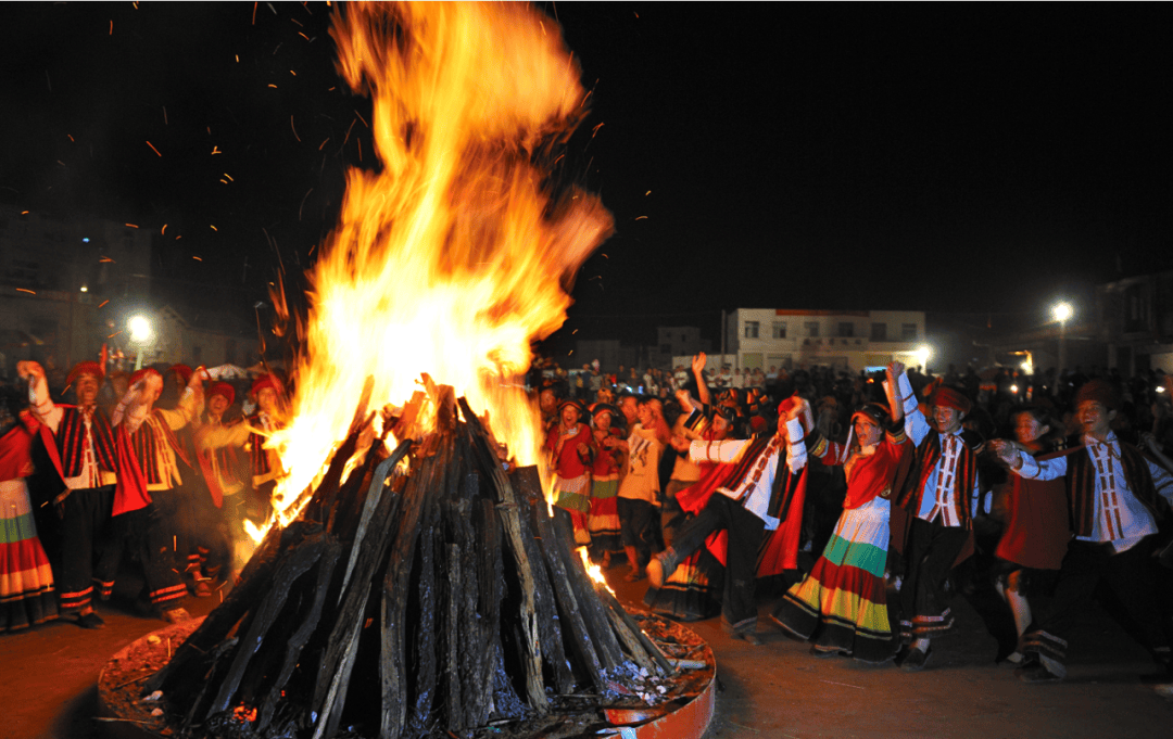 隆林火把節 等你來點燃盛夏!
