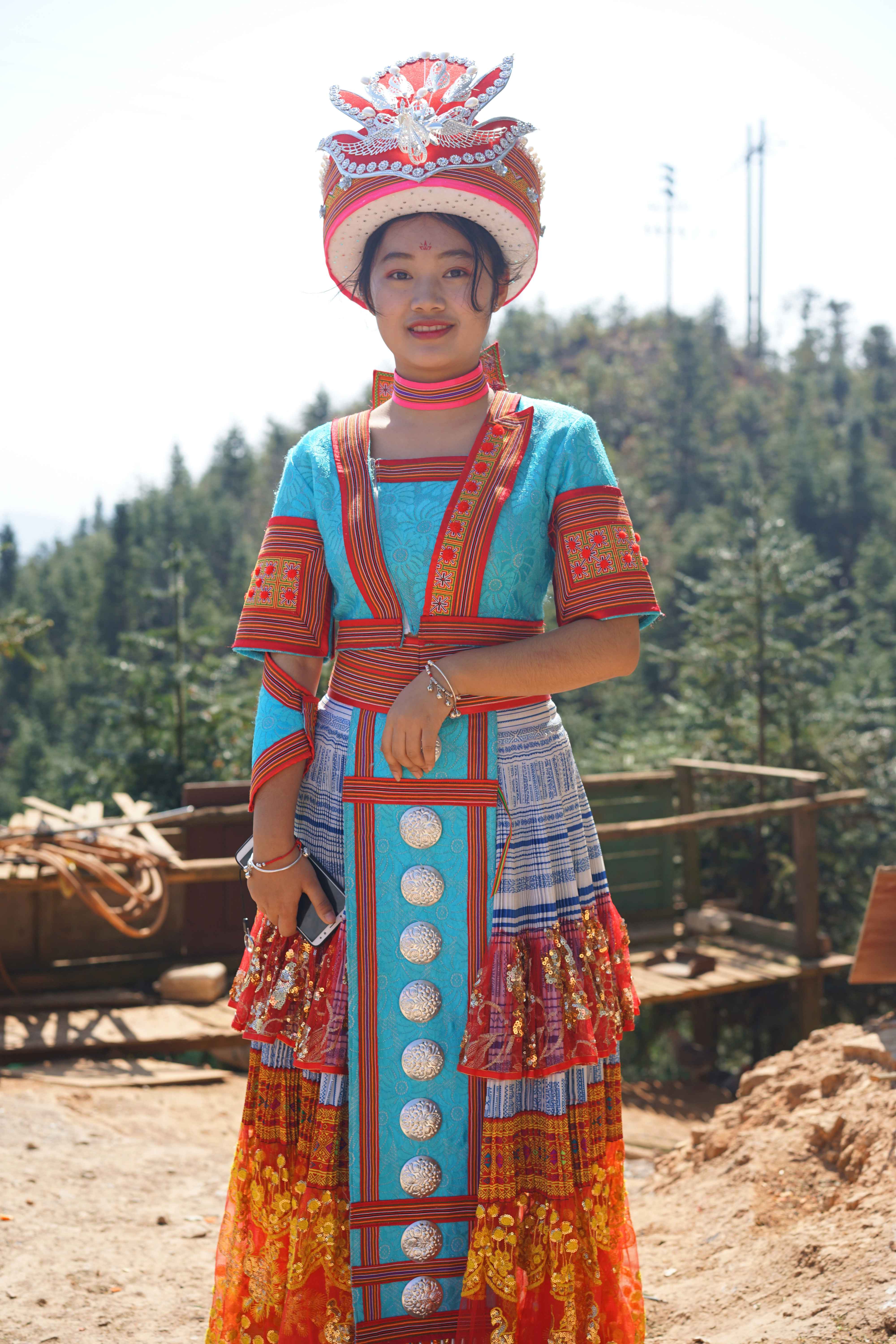 【【隆林縣印象2】隆林苗族的盛裝-是天底下美到極致的霓裳.