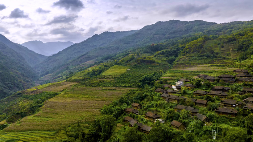 隆林攬勝 山水秘境中的民族風情畫卷